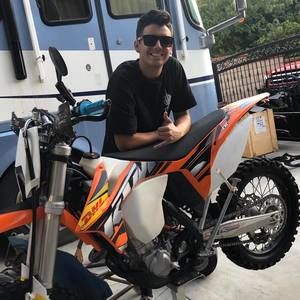 Meet your Posher, Jonathan